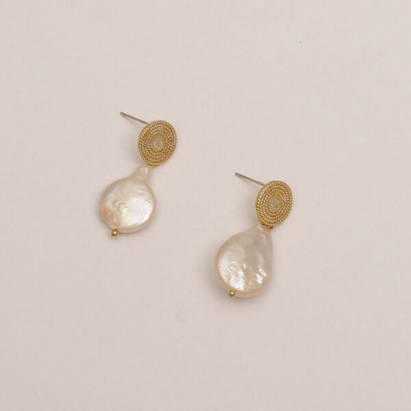 sample baroque irregular earring