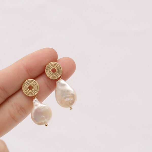 sample baroque irregular earring